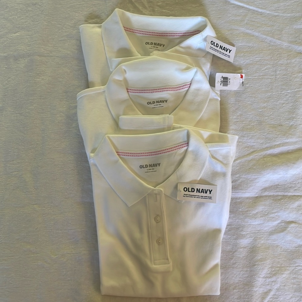 Lot of 3 New Old Navy girls white uniform polos
3 shirts - Girl’s L size 10/12